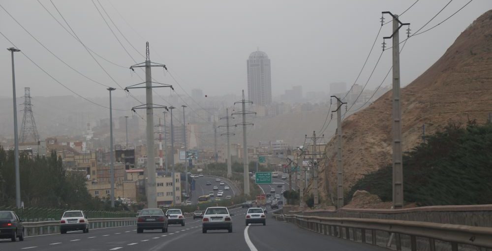 علت اصلی آلودگی هوا در تبریز سوزاندن مازوت در نیروگاه حرارتی است