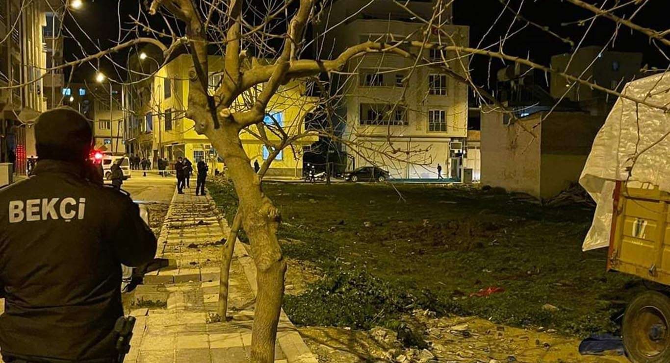 پکاکانین آتدیغی دگرلندیریلن راکتلر کیلیسه دوشدو پکاکانین آتدیغی دگرلندیریلن راکتلر کیلیسه دوشدو