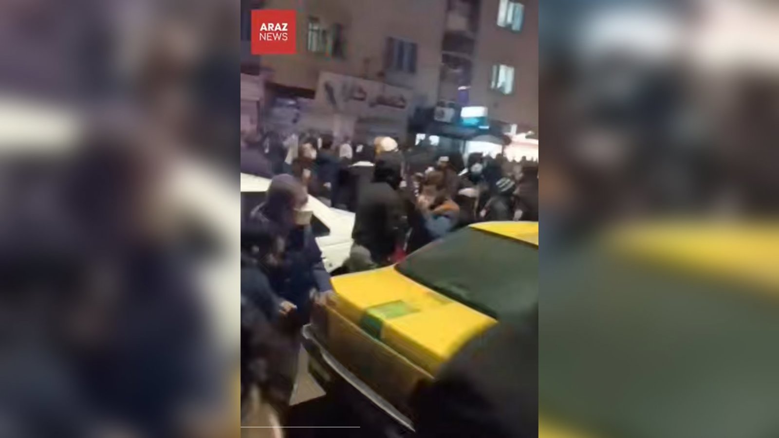  صحنه‌هایی از اعتراضات مردمی روزهای اخیر در شهر اورمیه و درگیری جوانان معترض با نیروهای سرکوبگر                    