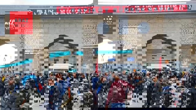 عبور شهروندان ایران از مرز تورکیه برای دسترسی به اینترنت 