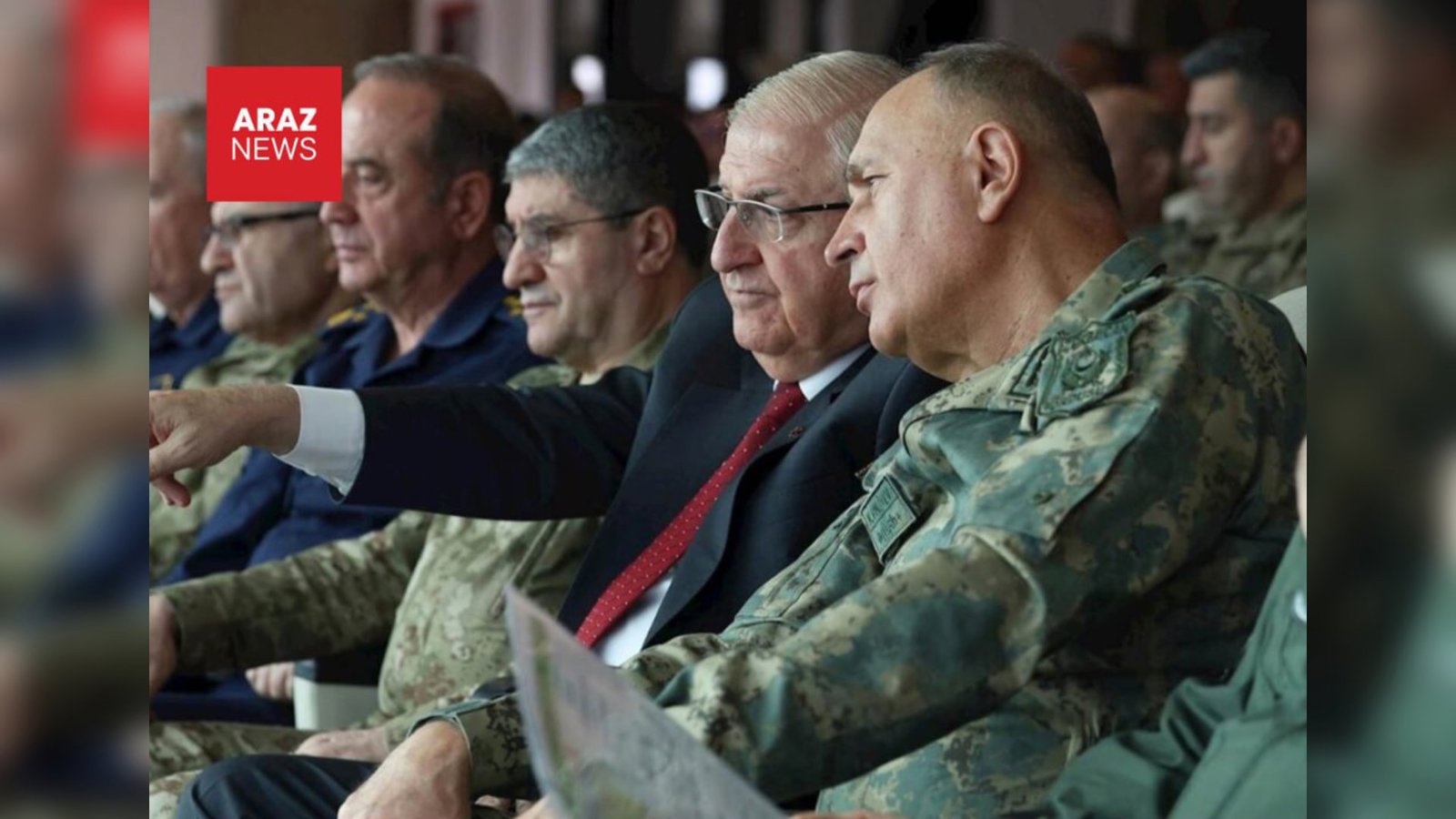 وزير دفاع تركيه: فعلا از سوريه و عراق عقب نشينى نمى كنيم