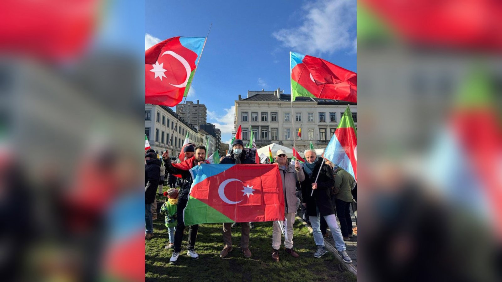 Brüsseldə keçirilən etiraz aksiyasında Güney Azərbaycan bayraqları dalğalandı