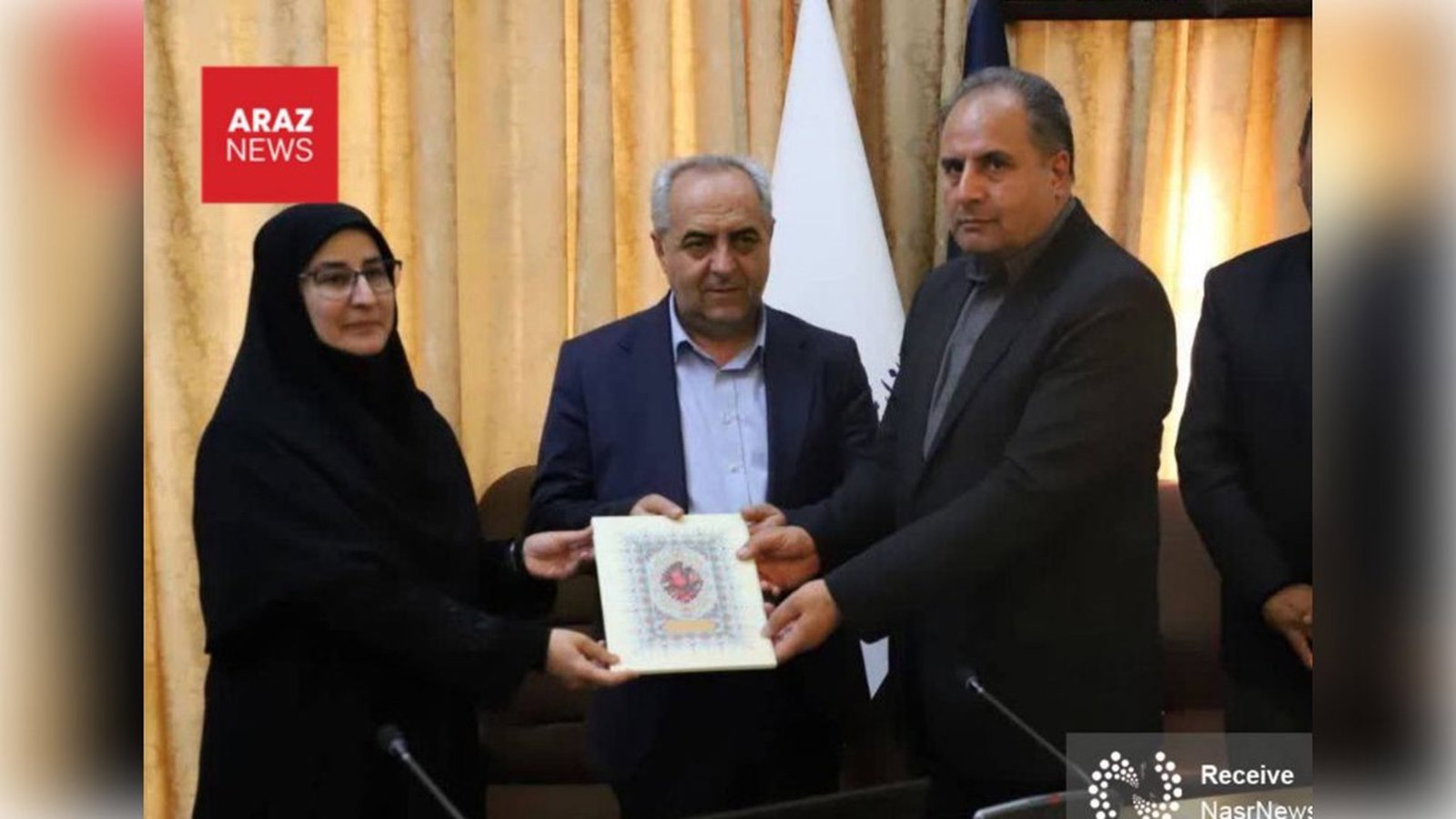 تجلیل مبتکر طرح بسندگی زبان فارسی از مدیرکلی که منکر حق تحصیل به زبان مادری شده بود