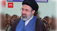 تلویزیون دولتی ایران: سید مجتبی خامنه‌ای در تشییع پدرش غایب؛ نوری همدانی نماز میت می‌خواند