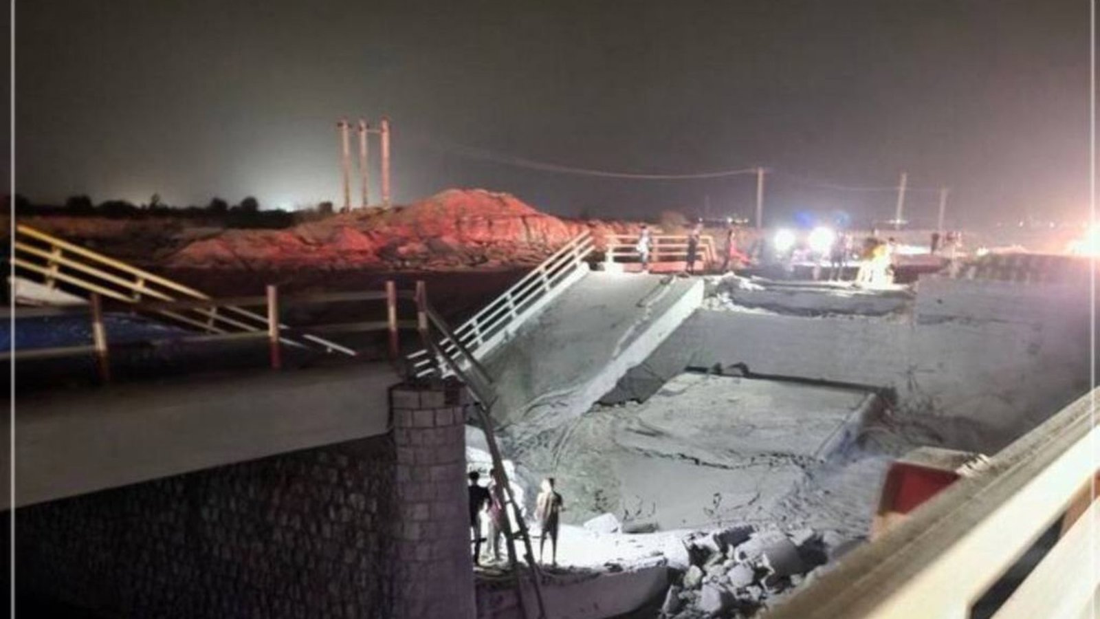 ABŞ-ın zərbələri Hörmüzgan əyalətində bir tunel və üç körpüyə ziyan vurdu