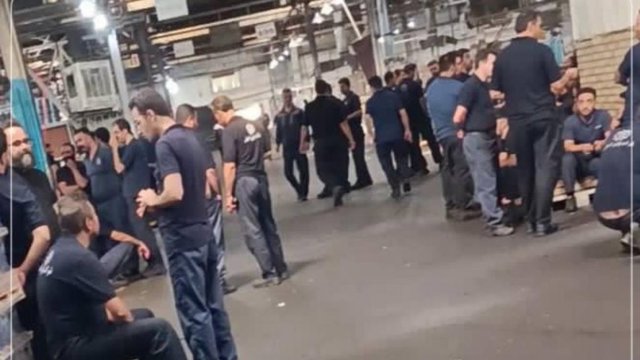 Təbrizin Motogen şirkəti işçilərinin tətili beşinci günə qədəm qoydu