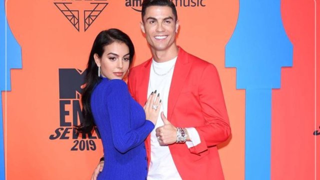 Heç kimin gözləmədiyi mərasim: Ronaldo və Corcina gizli evləndi