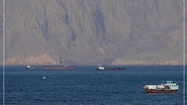 Hörmüz boğazından keçən gəmilərin sayı son bir həftənin ən aşağı həddinə çatıb