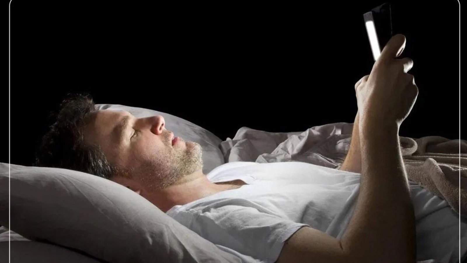 Telefonla həddindən artıq oynamaq da sizi yorur: iki həftə telefondan uzaq durmağın effekti antidepressant həbindən də çox olub