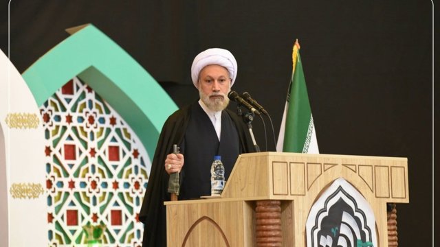 لطف‌الله دژکام، نماینده مجتبی خامنه‌ای در فارس: خونخواهی برای خامنه‌ای باید به یک فرهنگ تبدیل شود
