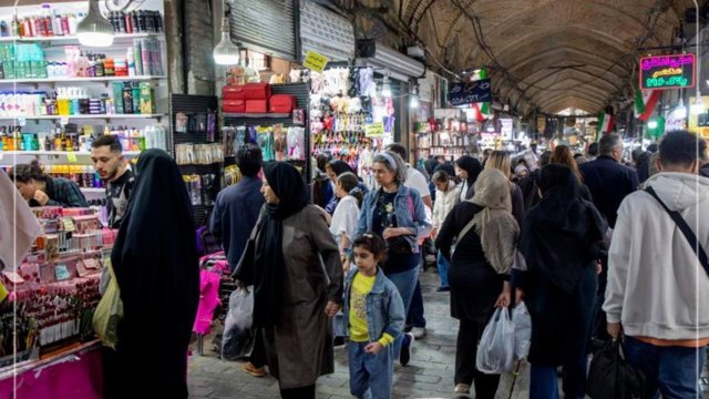 Fəhlələrin alıcılıq qabiliyyəti çökür: aylıq maaş cəmi 9 günlük yaşayış xərcini ödəyir