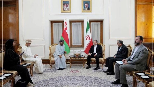 ایران و عمان برای ایجاد «کریدور موقت» در تنگه هرمز وارد مذاکره شدند