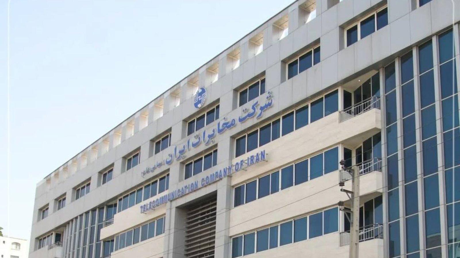 Rabitədə etiraz genişlənir: işçi təşkilatları deyir, sərt təzyiq yerinə etirazçılarla danışın