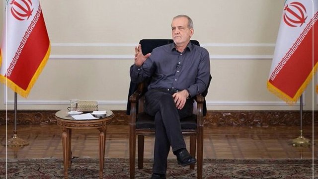 پزشکیان از تغییر نگاه به همسایگان گفت: «زمینه تفاهم با آزربایجان و تورکیه فراهم است»