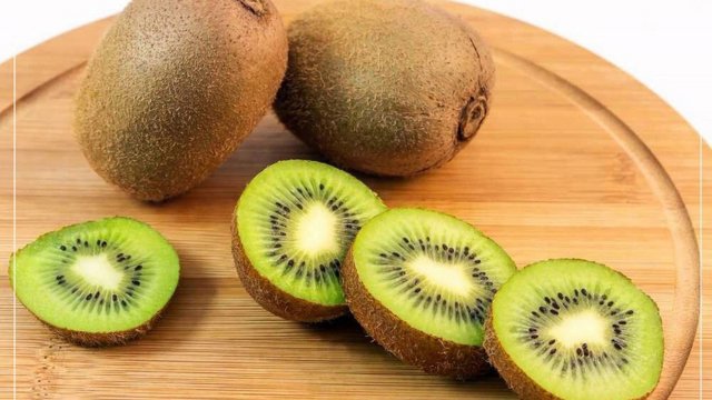 به گفته متخصصان تغذیه: کیوی در تأمین فیبر بدن از سیب جلو می‌زند