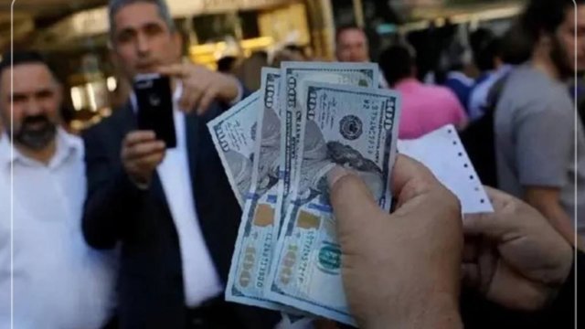 دلار ۲۵۸ هزار تومان؛ بازار ارز تهران در محاصره سنگین پلیس و نیروهای لباس‌شخصی