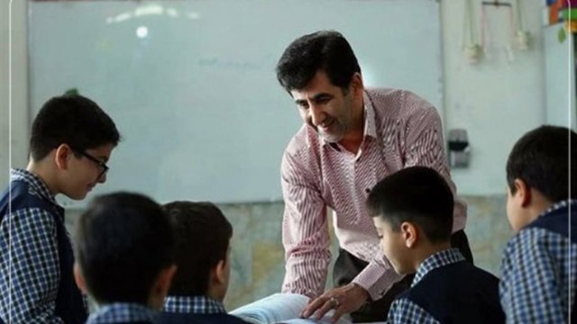 حقوق معلمان به نصف خط فقر هم نمی‌رسد؛ «استثمار» در مدارس خصوصی و موج استعفا از کلاس‌ها