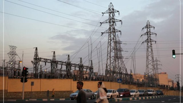Enerji böhranı İran sənayesini bağlanma həddinə gətirib: istehsal müəssisələrinin 30 faizinin ciddi zərər görəcəyi barədə xəbərdarlıq edilir
