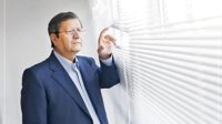 همتی: آمریکا و اسرائیل وارد فاز جنگ اقتصادی شده‌اند