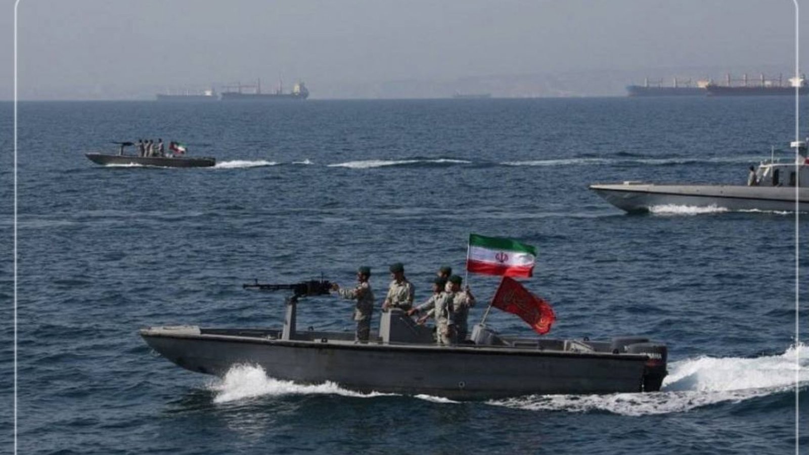 سومین نفتکش در تنگه هرمز دچار آتش‌سوزی شد