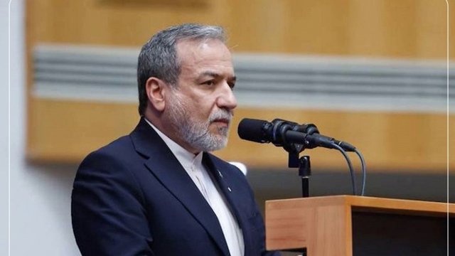 اعتراف وزیر خارجه جمهوری اسلامی: «وضعیت کشور جنگی است و با صلح فاصله داریم»
