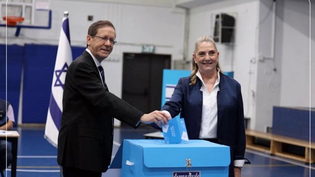 بیش از ۱.۲ میلیون رأی تا ساعت ۱۰ صبح: بالاترین مشارکت صبحگاهی در انتخابات اسرائیل از ۱۹۸۱