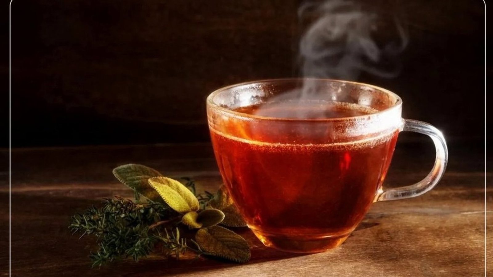 Çox isti çay ürəyi qorumaq əvəzinə ürək xəstəliyi riskini artırır