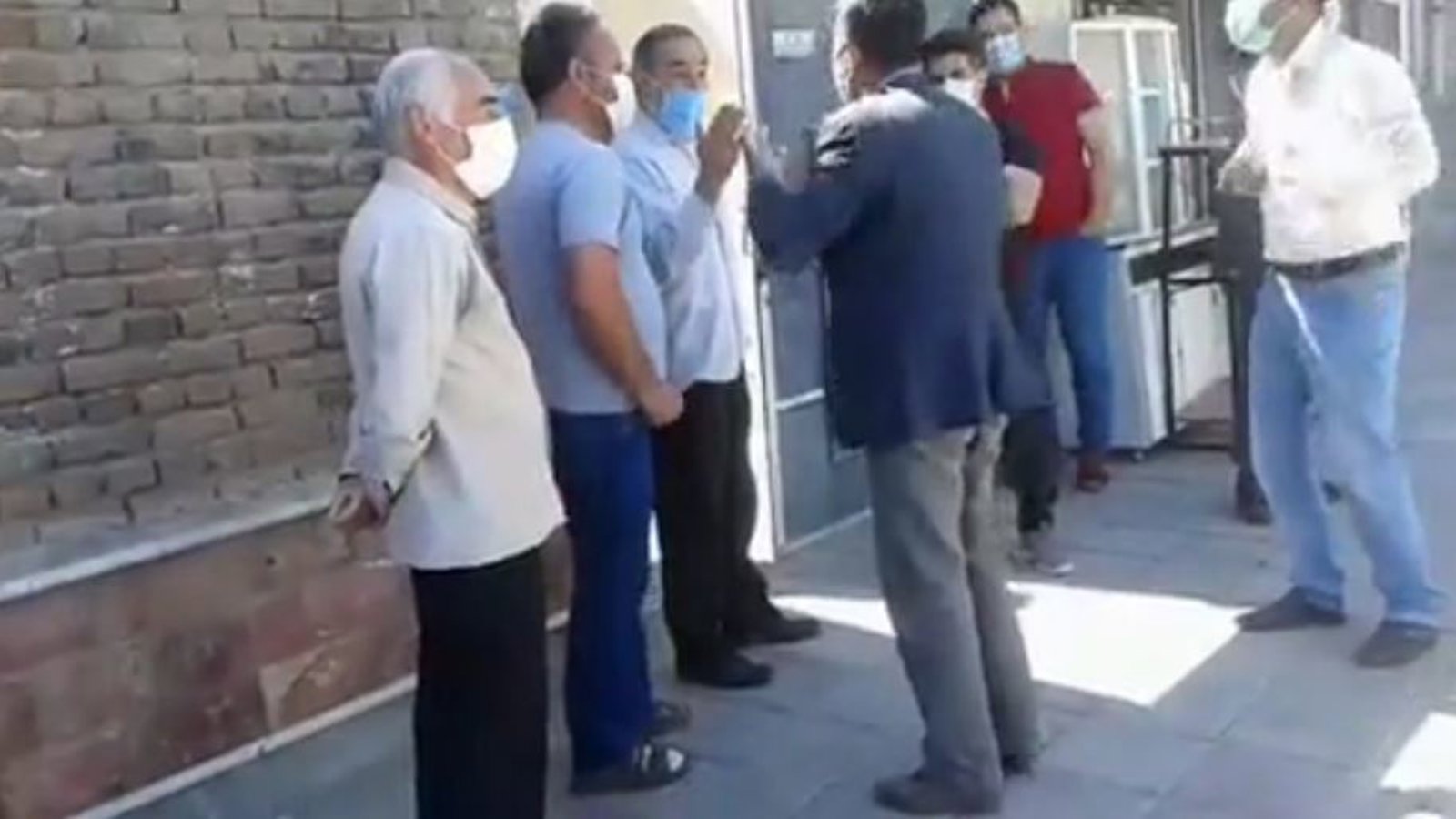 نماینده سپاه پاسداران در سولدوز مال‌باختگان را به «کشتن» تهدید کرد