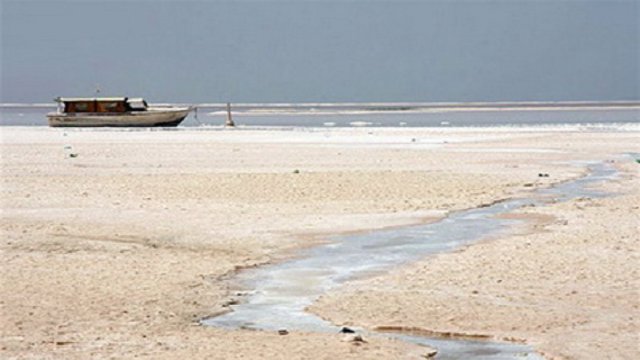 رهاسازی مقدار کمی آب به دریاچه اورمیه از سه سد