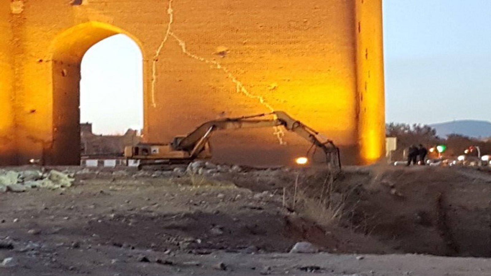 فوری: جزئیاتی جدید از زد و بندهای پشت پرده ارک تبریز / حفاری در ارک تبریز متوقف نشده است