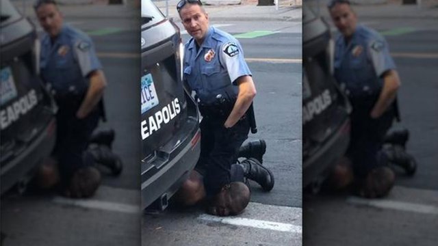 دارم خفه می شوم نژاد پرست