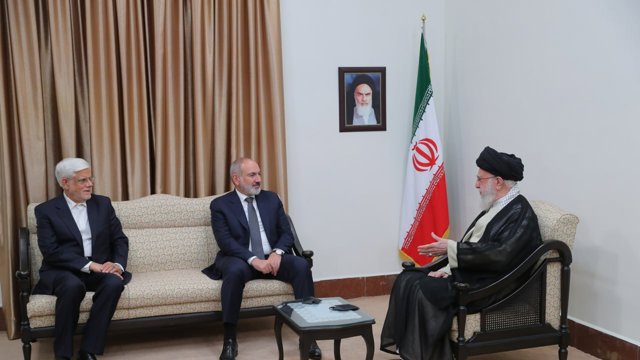 تاکید خامنه‌ای بر سیاست‌های ضد آزربایجانی در دیدار با پاشینیان
