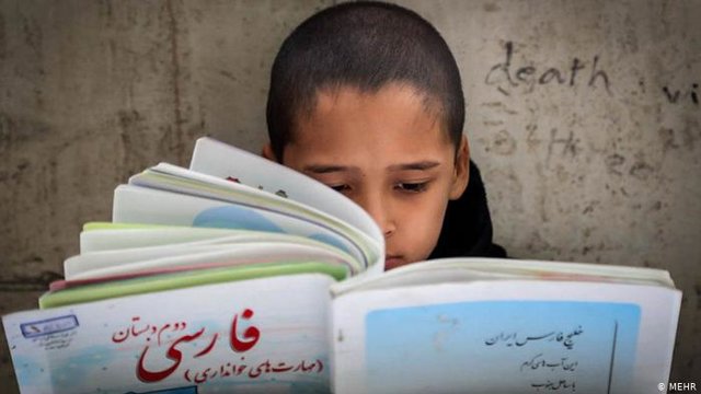 کمپین نه اعتراض به طرح بسندگی زبان فارسی آغاز به کار کرد