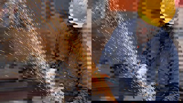 ۹۰ درصد کارگاه‌های ایران ۱۰ نفر کارگر دارند