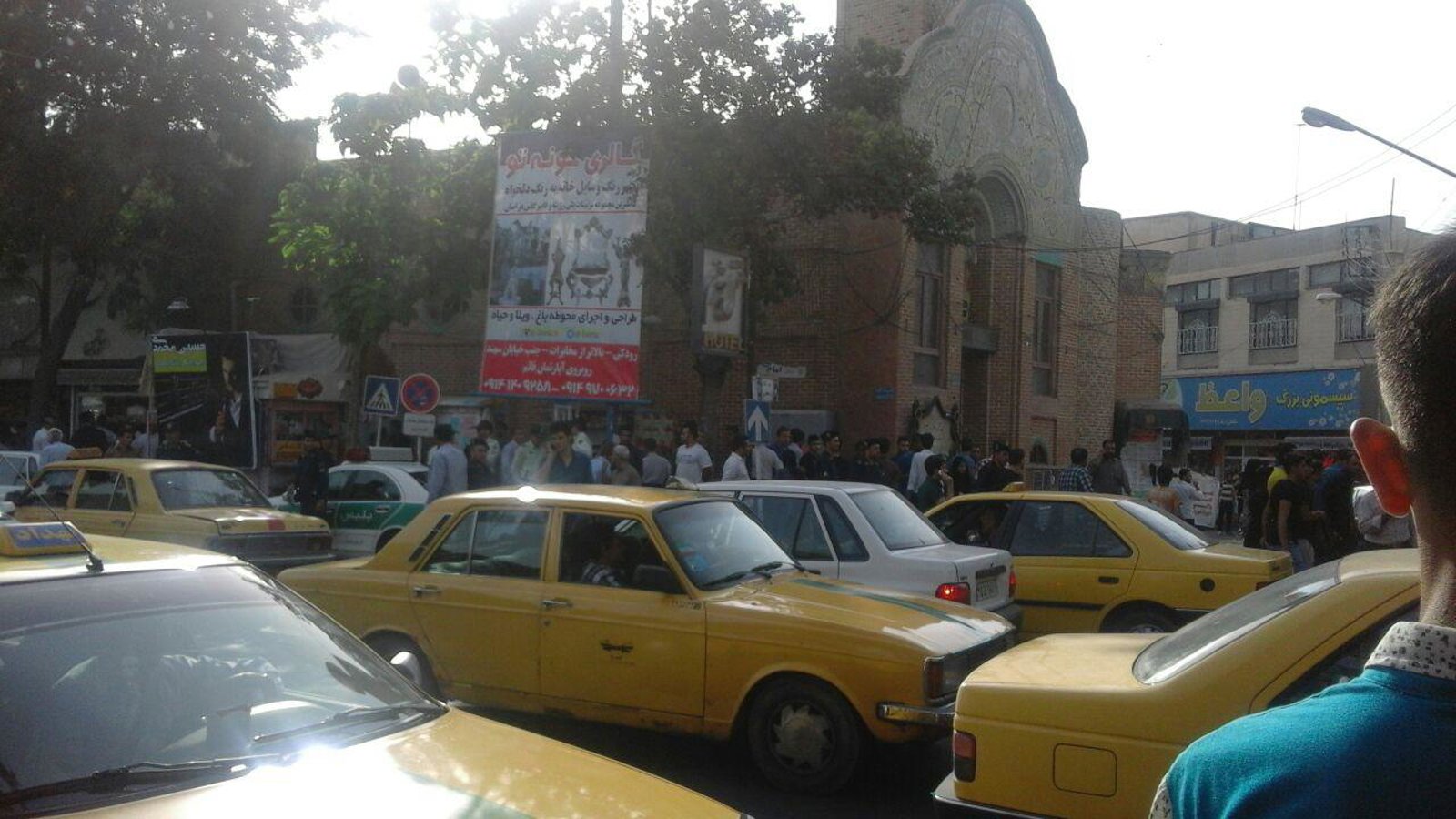 اعتراض خیابانی مردم اورمیه به توهین «نژادپرستانه» نشریه طرح نو