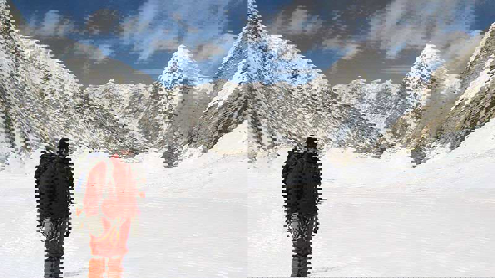 عظیم قیچی‌ساز موفق به فتح قله اورست شد