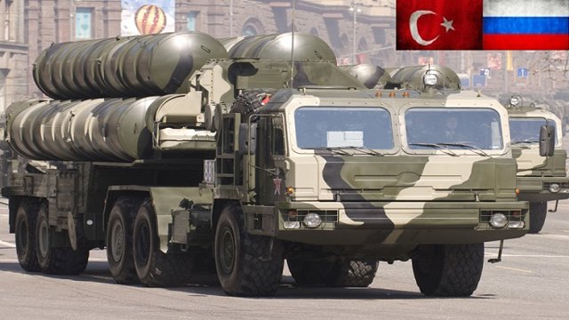 تورکیه از روسیه  سامانه دفاع موشکی اس-۴۰۰ می‌خرد