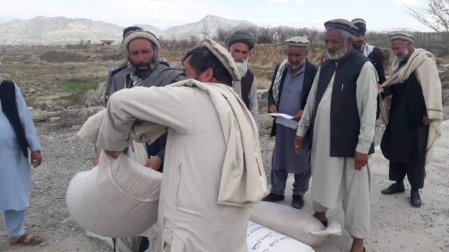 با سقوط افغانستان به دست طالبان میلیون‌ها نفر با خطر گرسنگی مواجه هستند