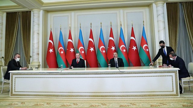 حذف پاسپورت بین آزربایجان و ترکیه / شهروندان با کارت شناسایی قادر به مسافرت خواهند بود