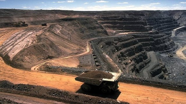 هجوم نیروهای نظامی  مسلح به روستای انجرد