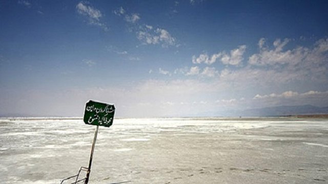 ۳۰۰ هزار هکتار بیابان جدید، پیامد عقب نشینی نگین فیروزه‌ای آزربایجان