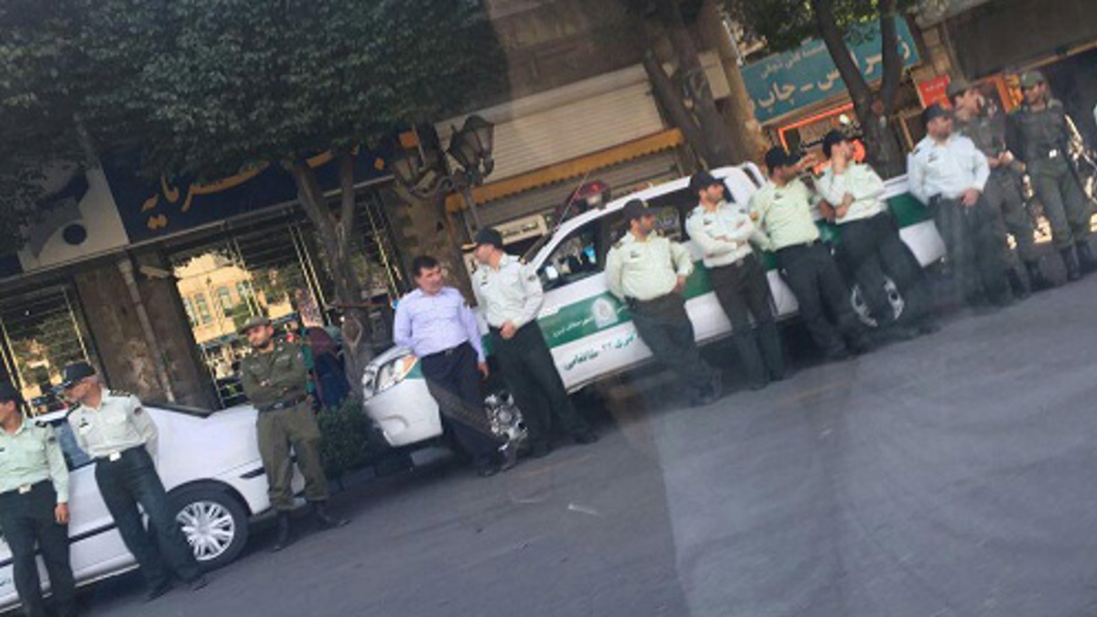 پوشش زنده اعتراضات ملت آزربایجان علیه نژادپرستی