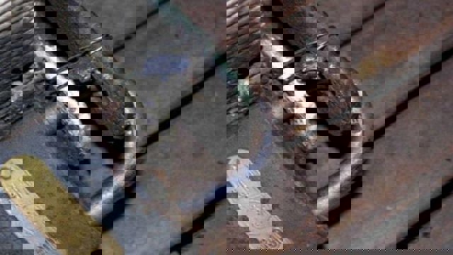 پلمپ شدن '۲۵ واحد صنفی متعلق به بهاییان' در اورمیه