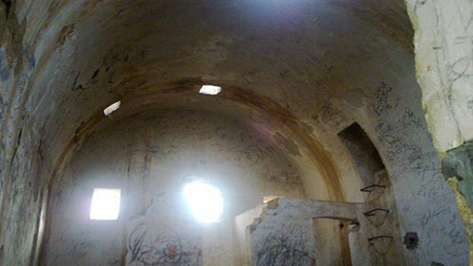 حمام تاریخی روستای داش آغیل اورمیه تخریب گشته است