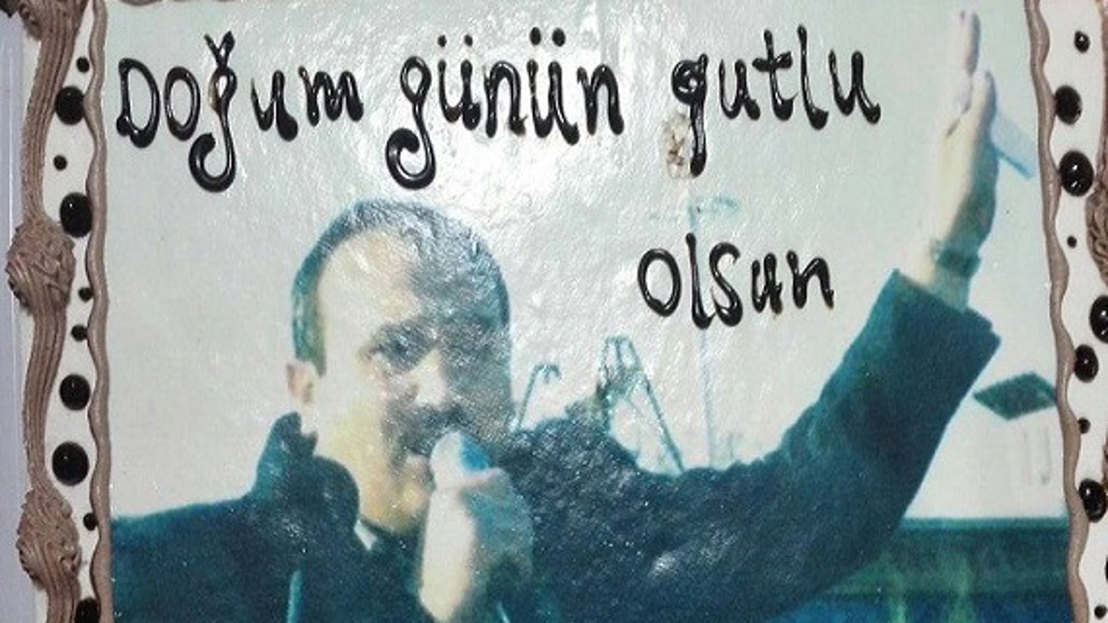 دیدار جمعی از فعالین ملی-مدنی آزربایجان با خانواده آقای عباس لسانی به مناسبت سالروز تولد ایشان+تصاویر