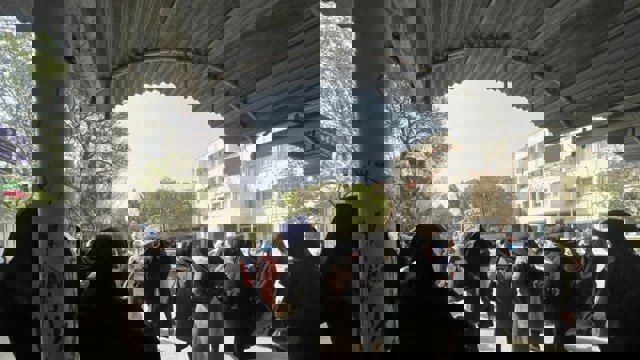 تجمع اعتراضی کادر درمان مقابل استانداری آزربایجان شرقی