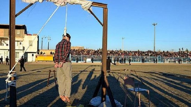 پیشنهاد تحریم بین‌المللی فوتبال ایران به دلیل اعدام در ورزشگاه‌ نیریز استان فارس