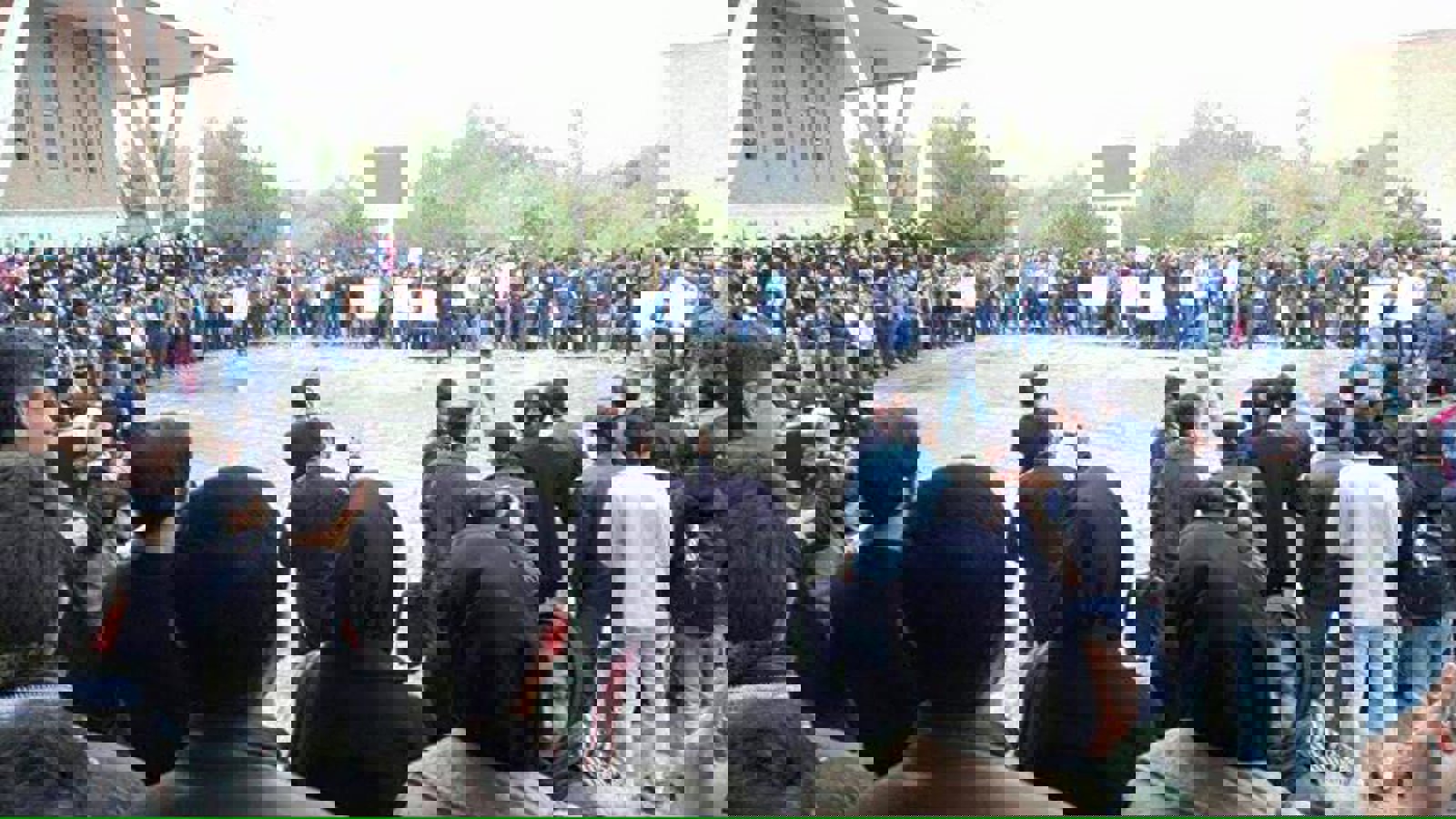 تجمع اعتراضی دانشجویان آزربایجان جنوبی ادامه دارد- تصاویر