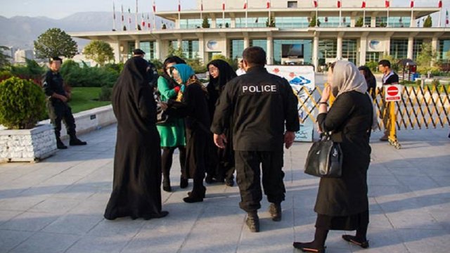 هر کسی می‌خواهد‌‌‌ نمایند‌‌‌ه یا ر‌ئیس‌جمهوری شود‌‌‌ از «حذف گشت ارشاد‌‌‌» می‌گوید‌‌‌