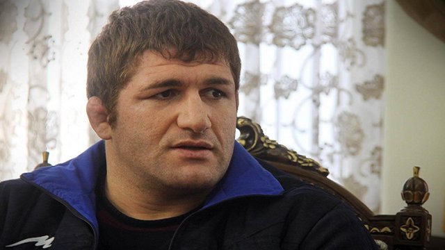 پرویز هادی سومین کشتی‌گیر برتر سنگین وزن جهان معرفی شد